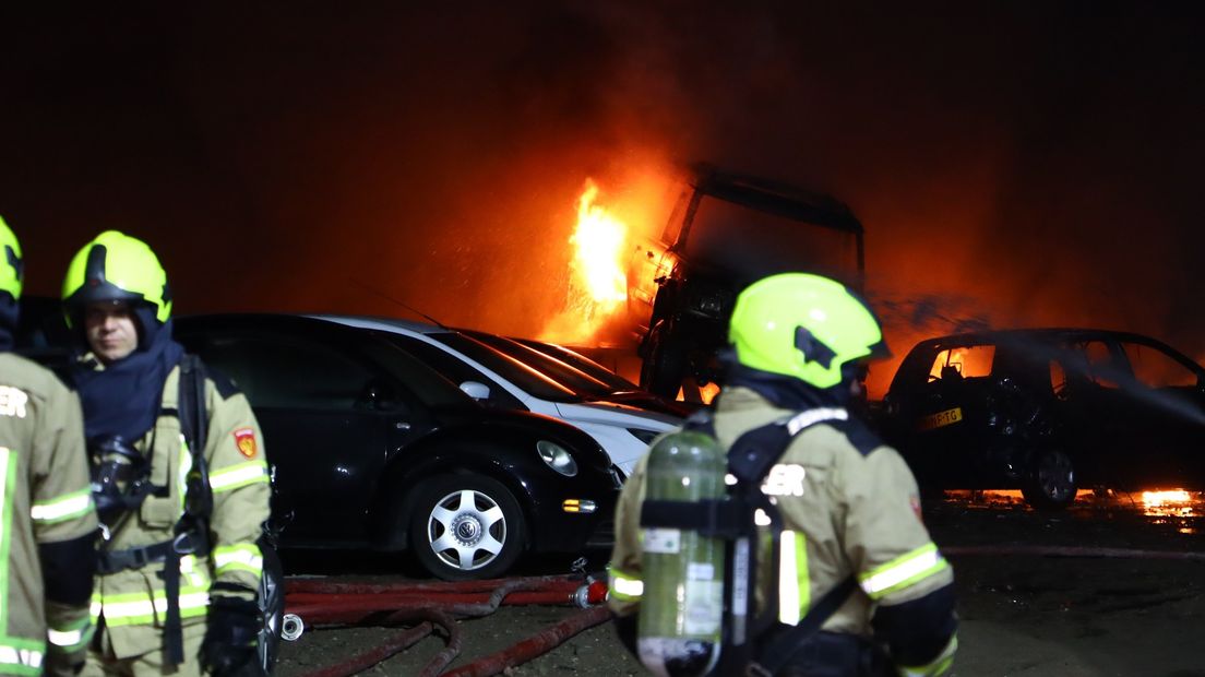 Brand bij autosloperij in Oosterland 1