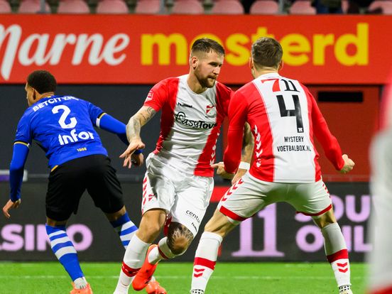 FC Emmen zegt dertien spelerscontracten formeel op: 'Zullen alsnog in gesprek gaan'