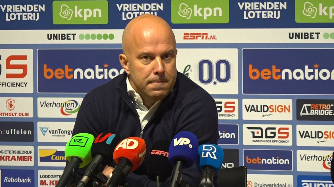 Feyenoord-trainer Arne Slot openhartig over Liverpool: 'Er is een goed bod gedaan'