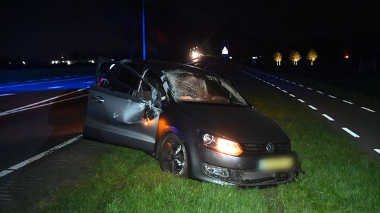 Koningsdag eindigt met gekantelde auto bij Steenwijk Home
