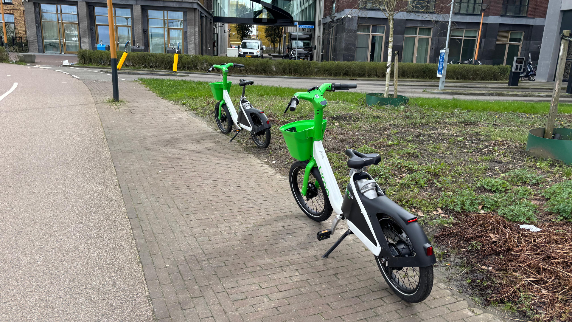 Lime blokkeert gebruikers vanwege verkeerd parkeren van deelfietsen