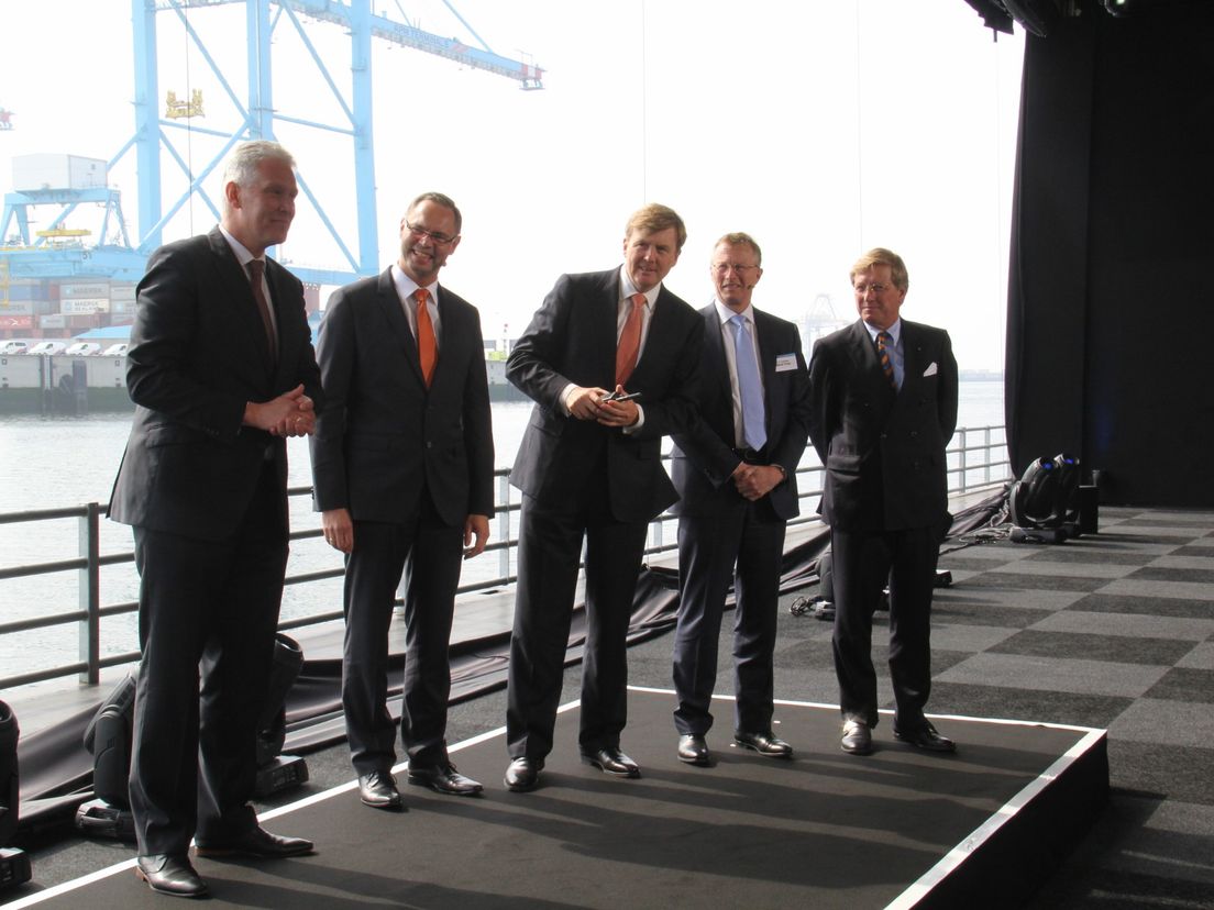 Koning Willem Alexander bij opening APM-terminal (MediaTV)