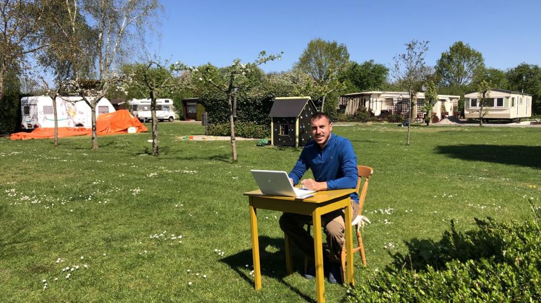 Simone de Lucia (29) woont uit nood tijdelijk op de camping
