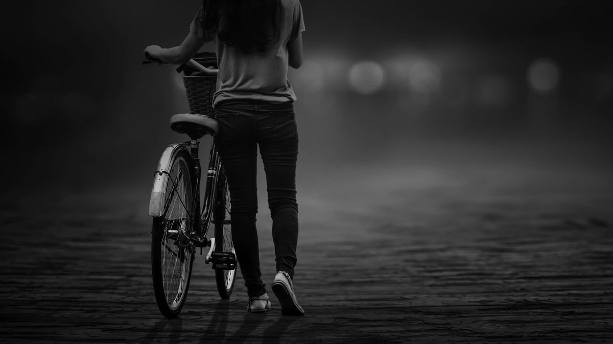 Jonge vrouw aangerand op een fietspad in Burgum, politie vraagt hulp