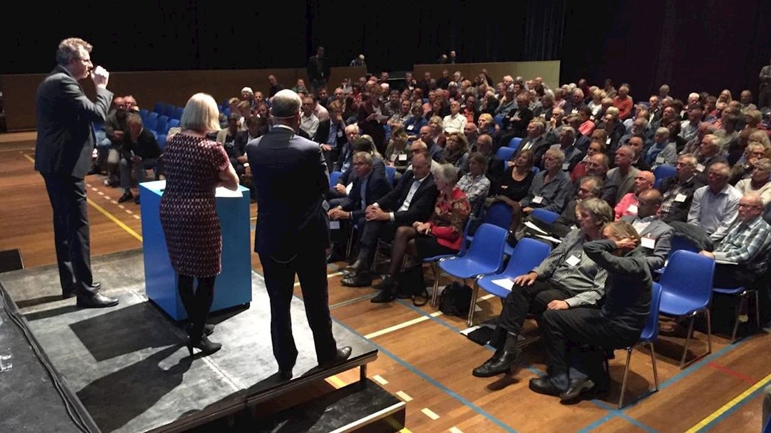 Veel vragen tijdens informatieavond in Steenwijk over Lelystad Airport