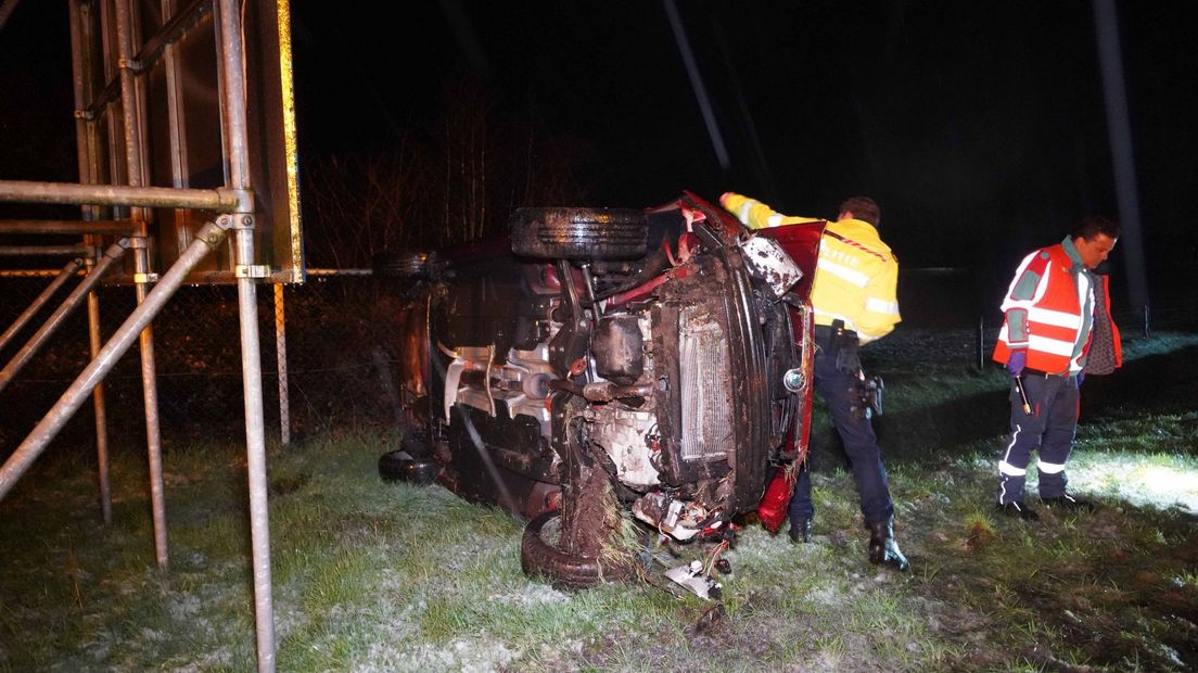 De auto kwam op zijn kant terecht