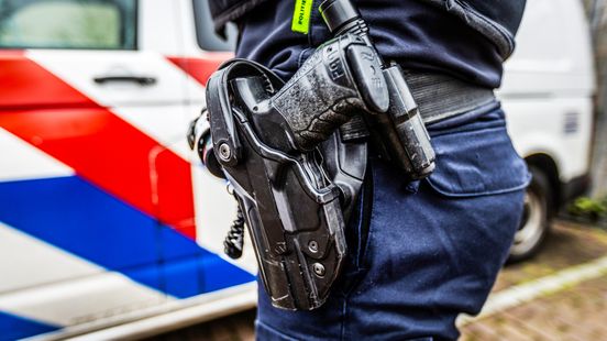 Man (26) neergestoken bij strand, politie zoekt getuigen Home
