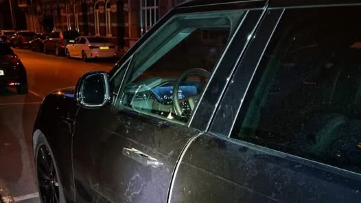 Omstander slaat alarm: politie houdt autodief aan in gestolen voertuig