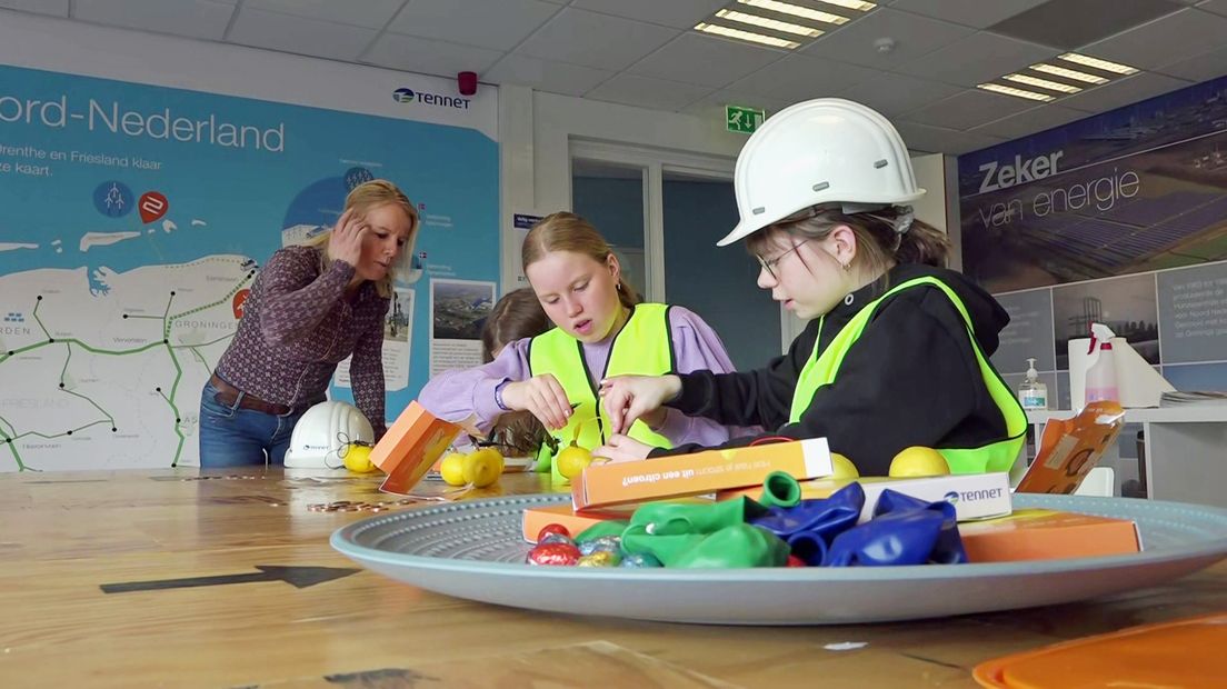 Meiden aan het werk tijdens Girlsday