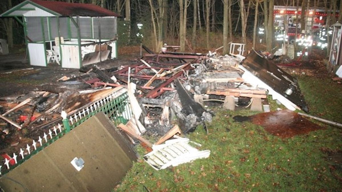 Caravan in IJhorst uitgebrand