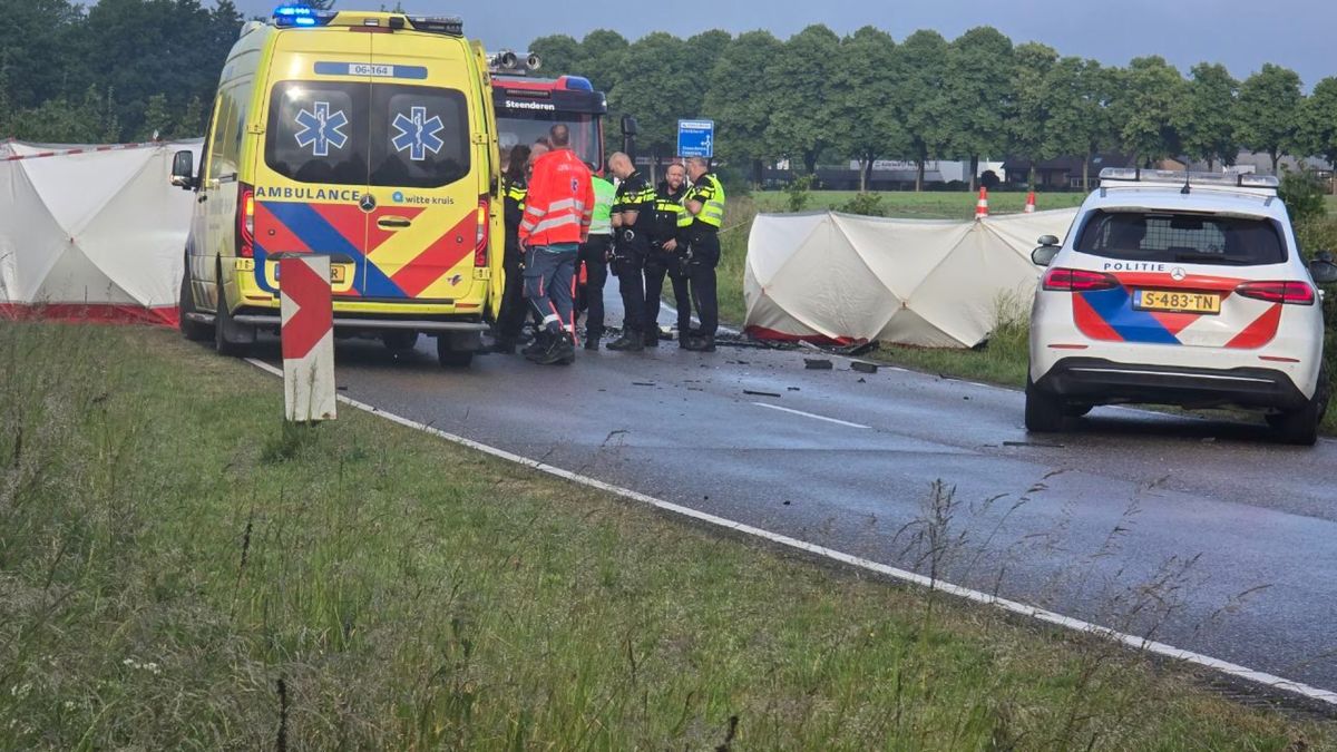 Twee mannen komen om na frontale botsing