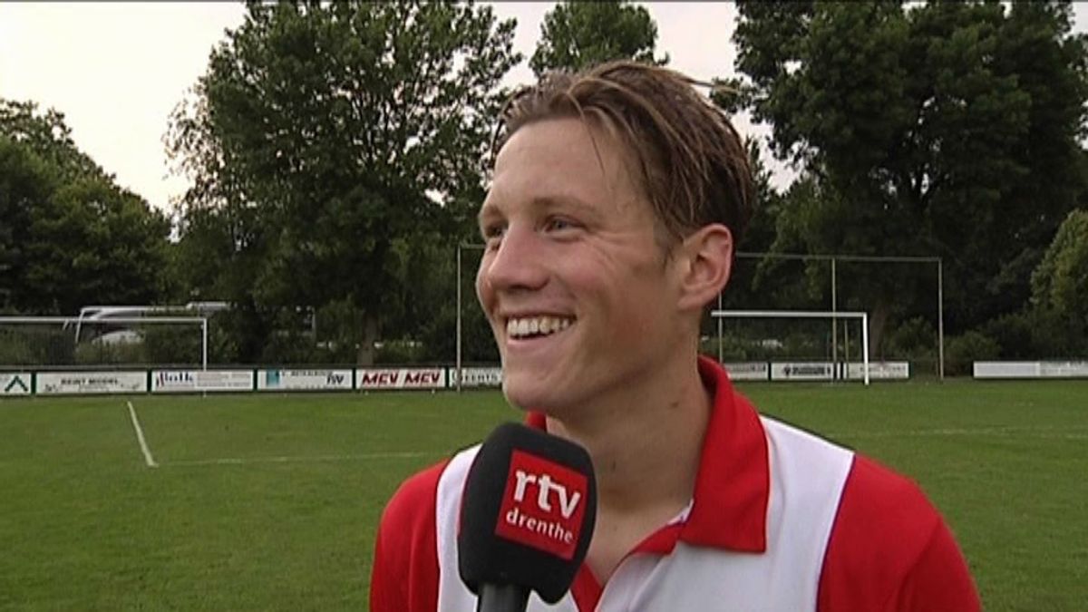 FC Emmen-spits Weghorst maakt er 8 in één helft