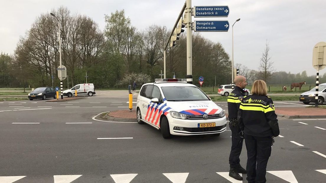 Kruispunt Oldenzaal afgesloten na ongeluk
