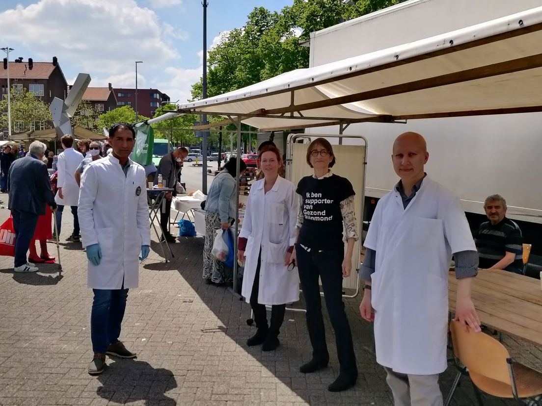 Huisartsen in Delfshaven geven voorlichting over coronavaccins