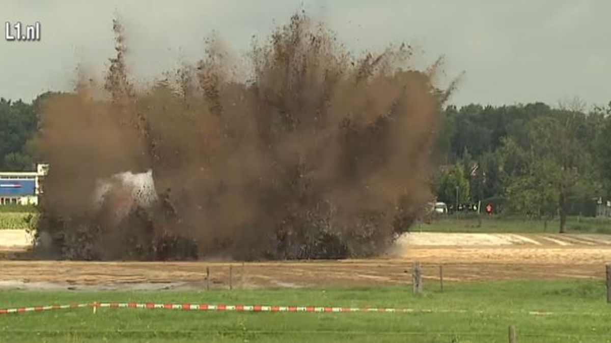 L1 bij de ontploffing van een vliegtuigbom in Montfort