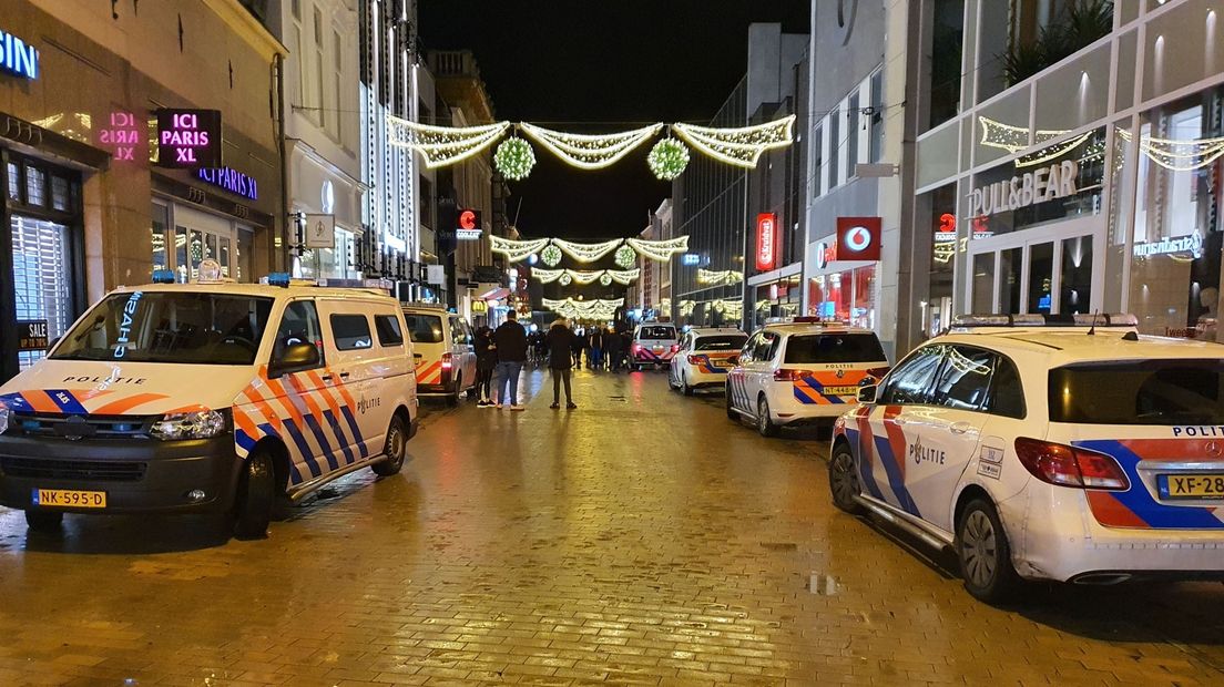 Politie is met extra eenheden paraat in de Herestraat