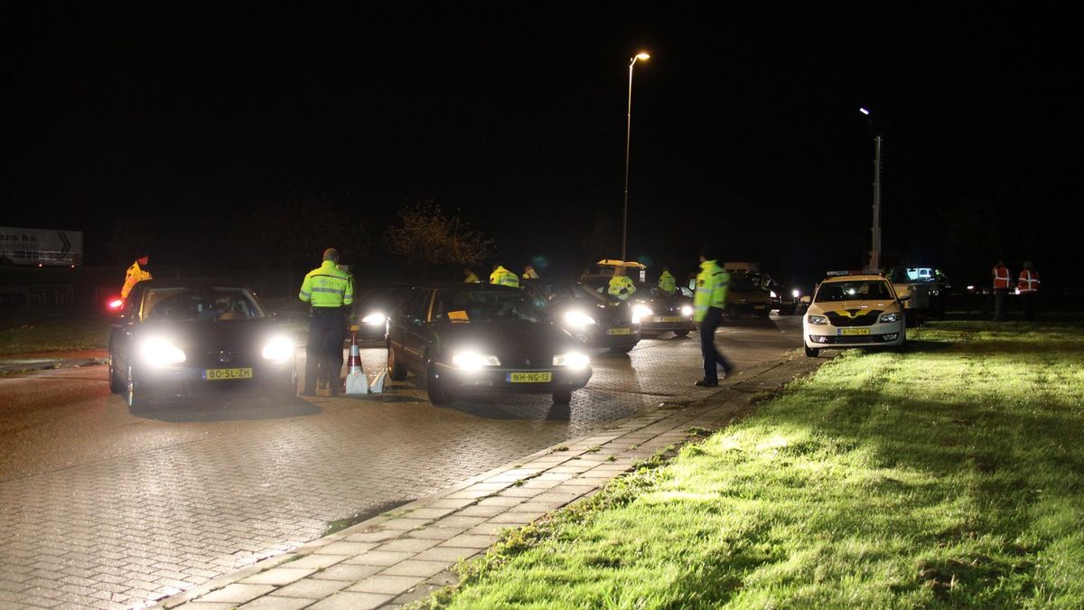 Grote verkeerscontrole op A7 tussen Scheemda en Zuidbroek