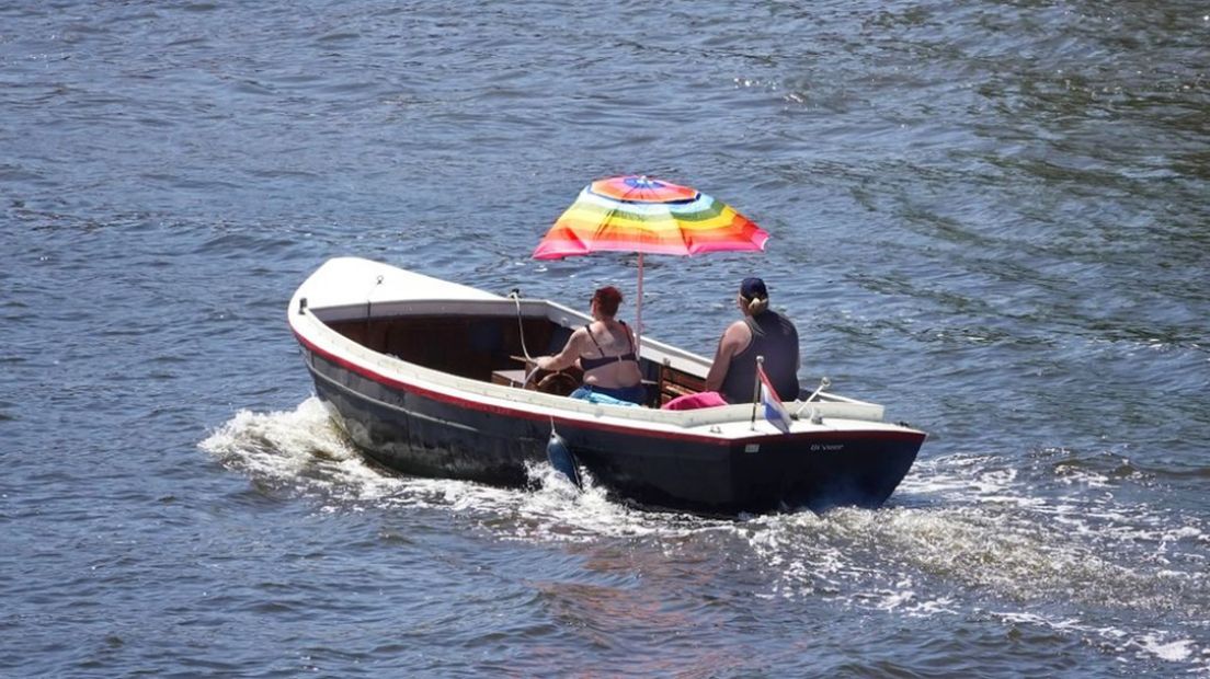 Dit weekend zochten mensen het water op voor verkoeling.