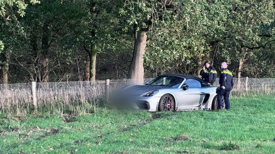 Porsche van 150.000 euro crasht, bestuurder verdwenen
