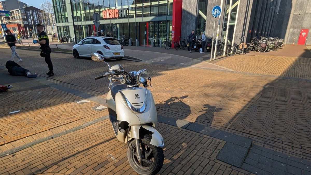 Scooterrijder breekt enkel bij aanrijding
