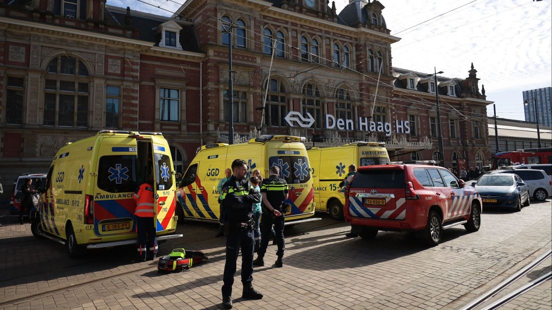 Meerdere agenten en ambulances bij Den Haag HS