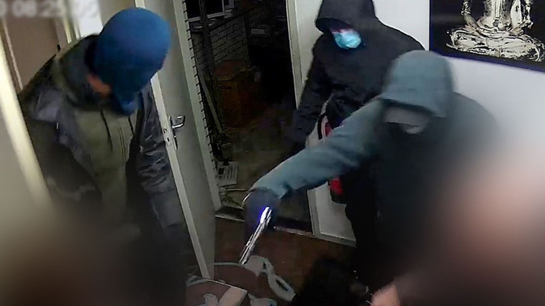 De overvallers in het kantoor