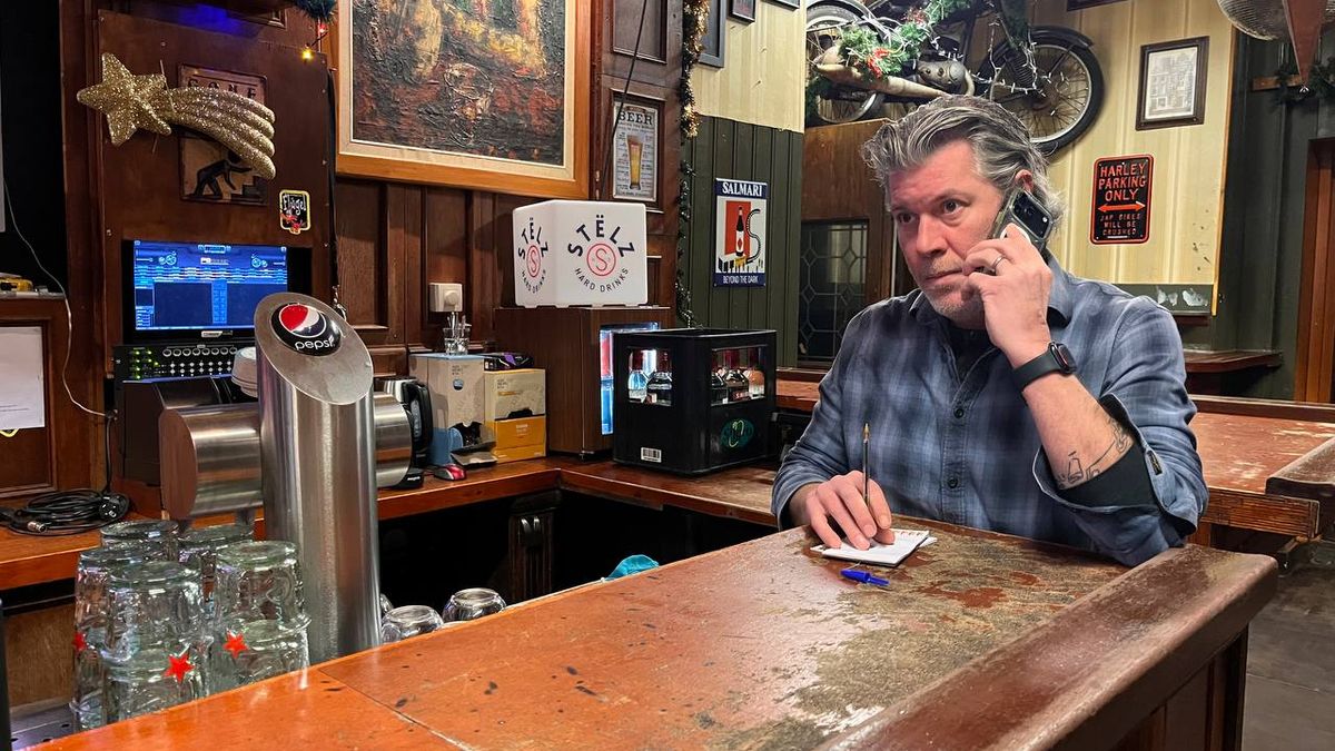 Zorgen bij Middelburgse kroegbazen over verdwijnen horecatelefoon: 'Moet ik straks voor iets kleins 