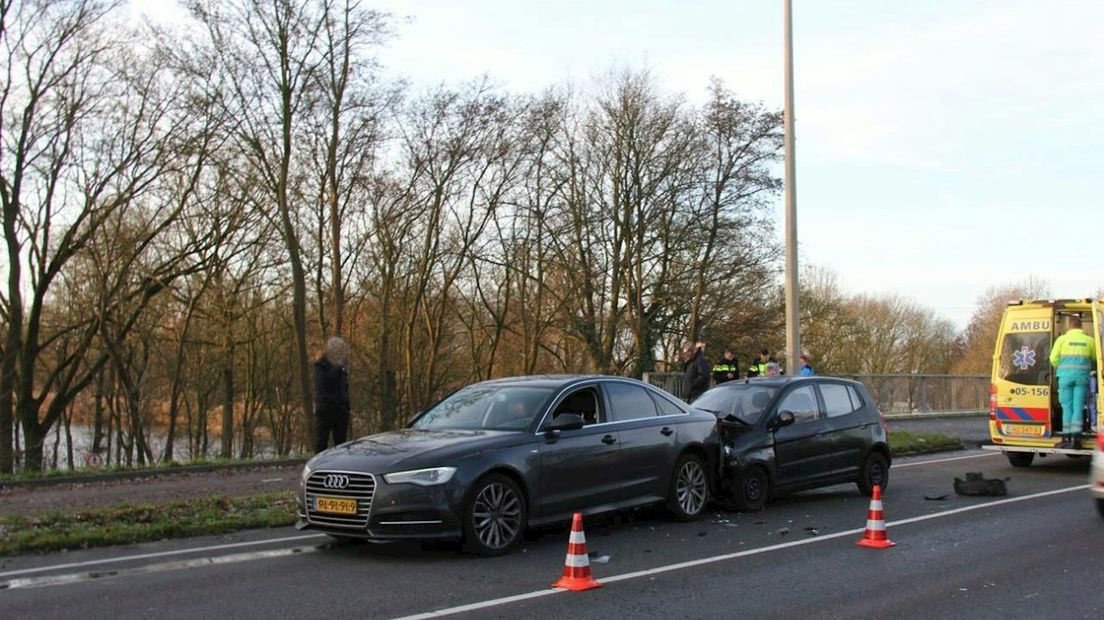 Bij het ongeluk raakte één persoon gewond