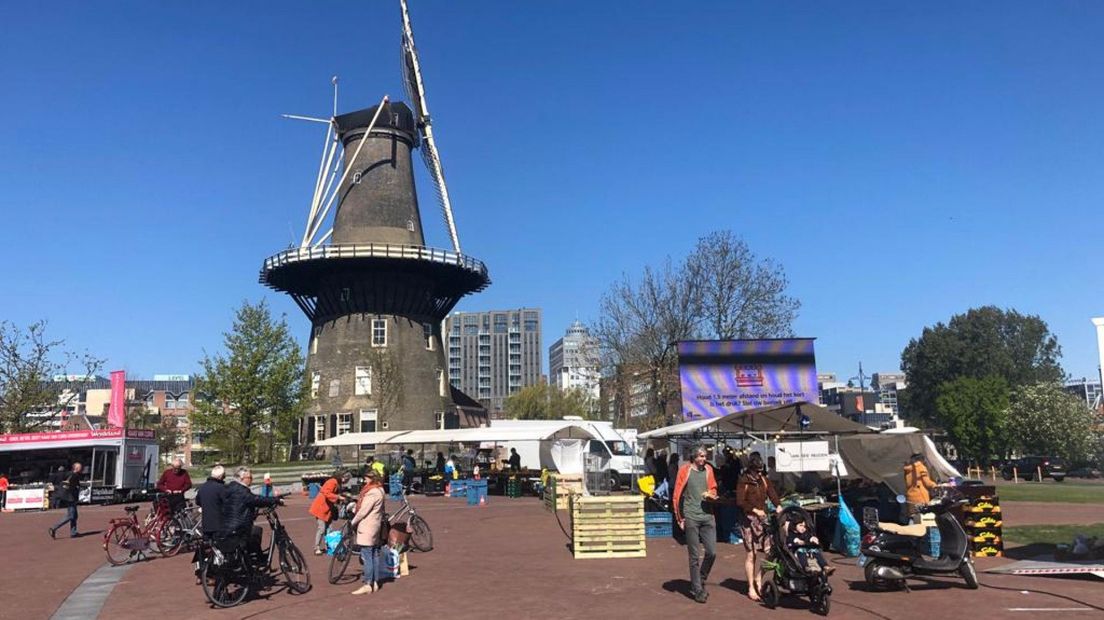 De marktkooplieden staan in Leiden liever op de locatie Nieuwe Rijn