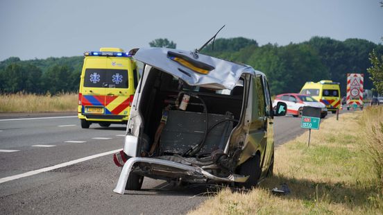 Vier autos betrokken bij ongeluk op A28 bij Beilen. Vier autos betrokken bij ongeluk op A28 bij Beilen.