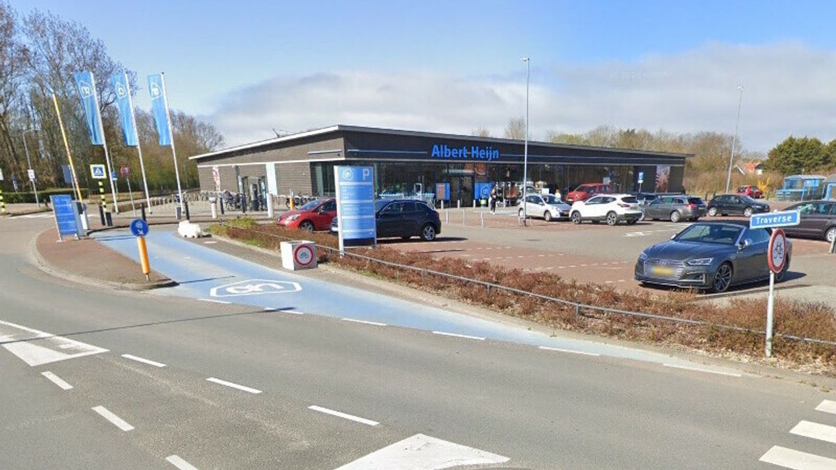 Winkelmedewerkers vatten stelende jongeren in de kraag