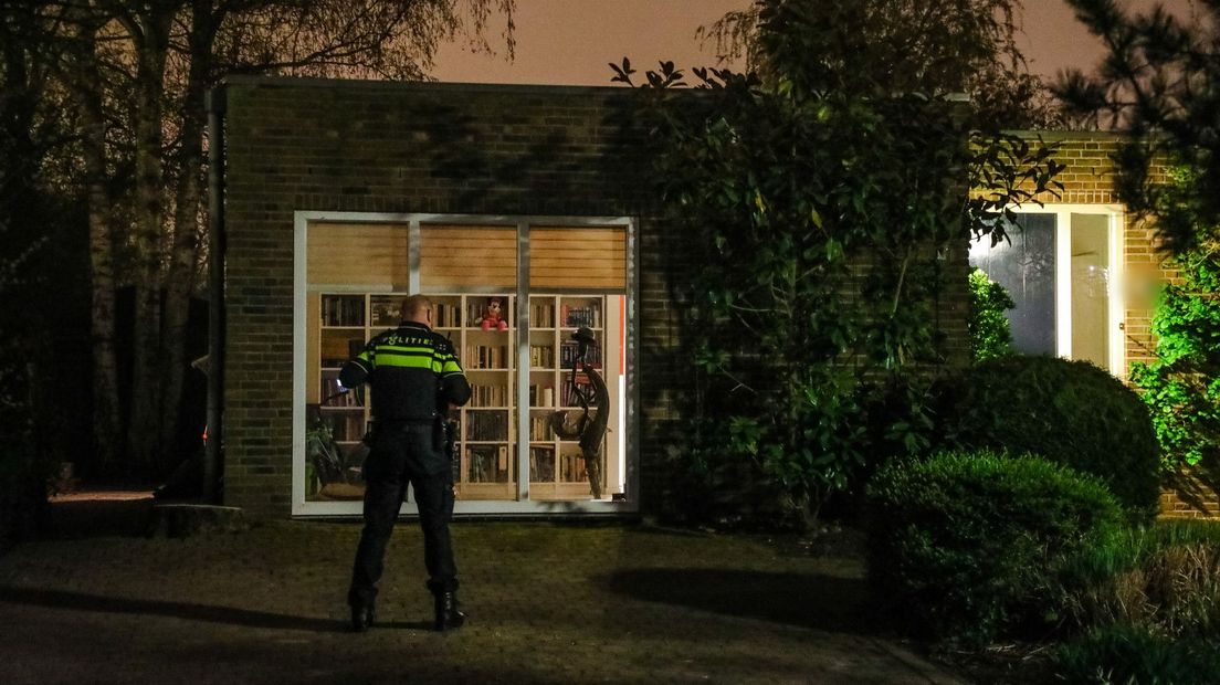 Politie bij het huis in Leiderdorp