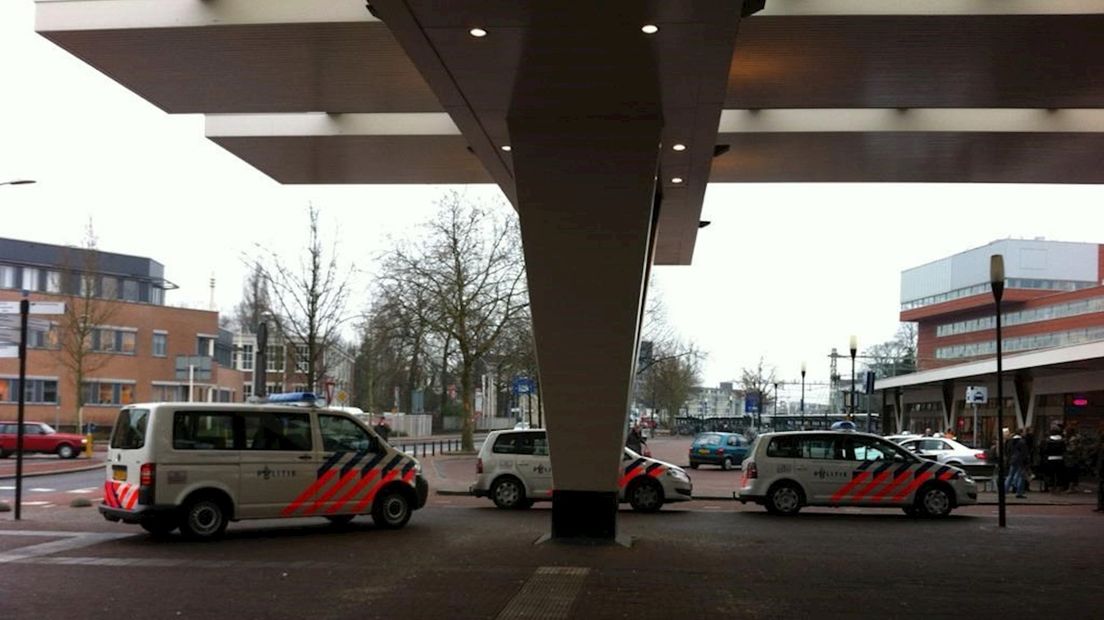 Man uit trein geduwd op Almelo Centraal