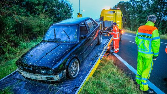 Ongeluk Leidsche Rijntunnel | Duikers zoeken bestuurder pick-up. Ongeluk Leidsche Rijntunnel | Duikers zoeken bestuurder pick-up.