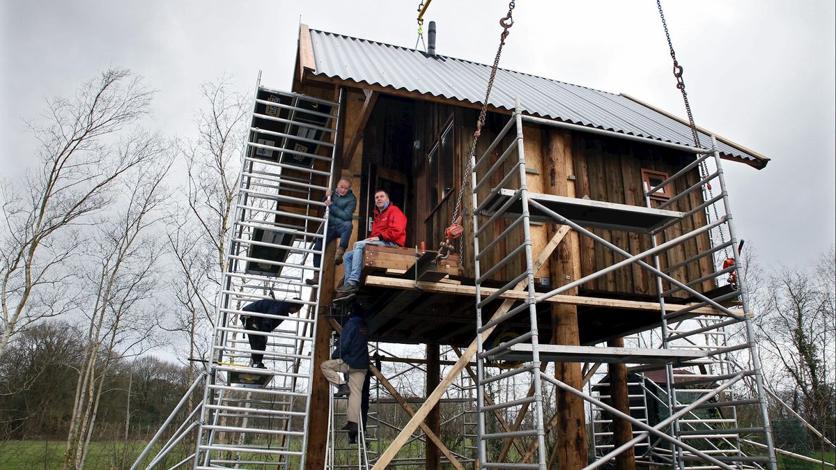 Nieuw recreatieverblijf: overnachten in een boomhut in IJhorst