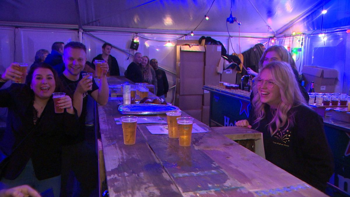 Georganiseerd feest met darttoernooi moet gemoederen bedaren in Arnemuiden: 'Wie weet slaagt dit'