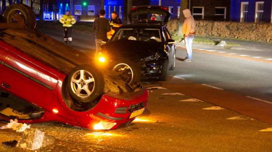 Gewonde bij ongeluk in Emmen. Gewonde bij ongeluk in Emmen.