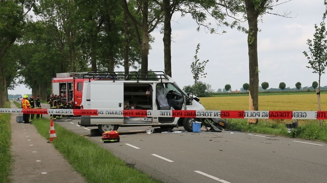 Bestuurder bestelbus omgekomen bij ongeval Biervliet (video)