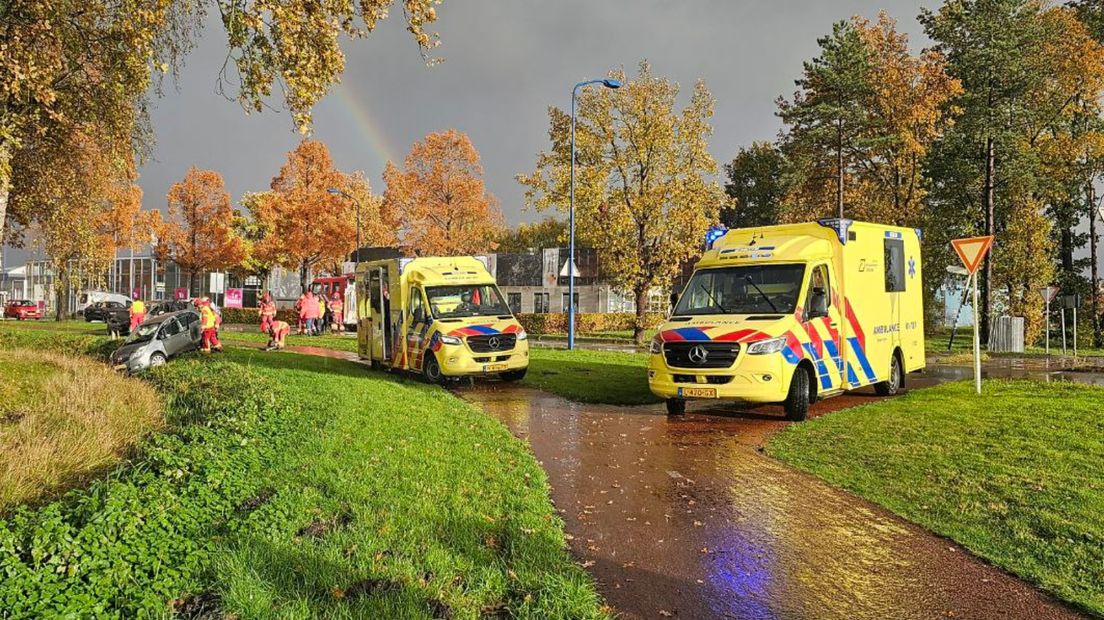 Ambulances bij het ongeval in Veendam