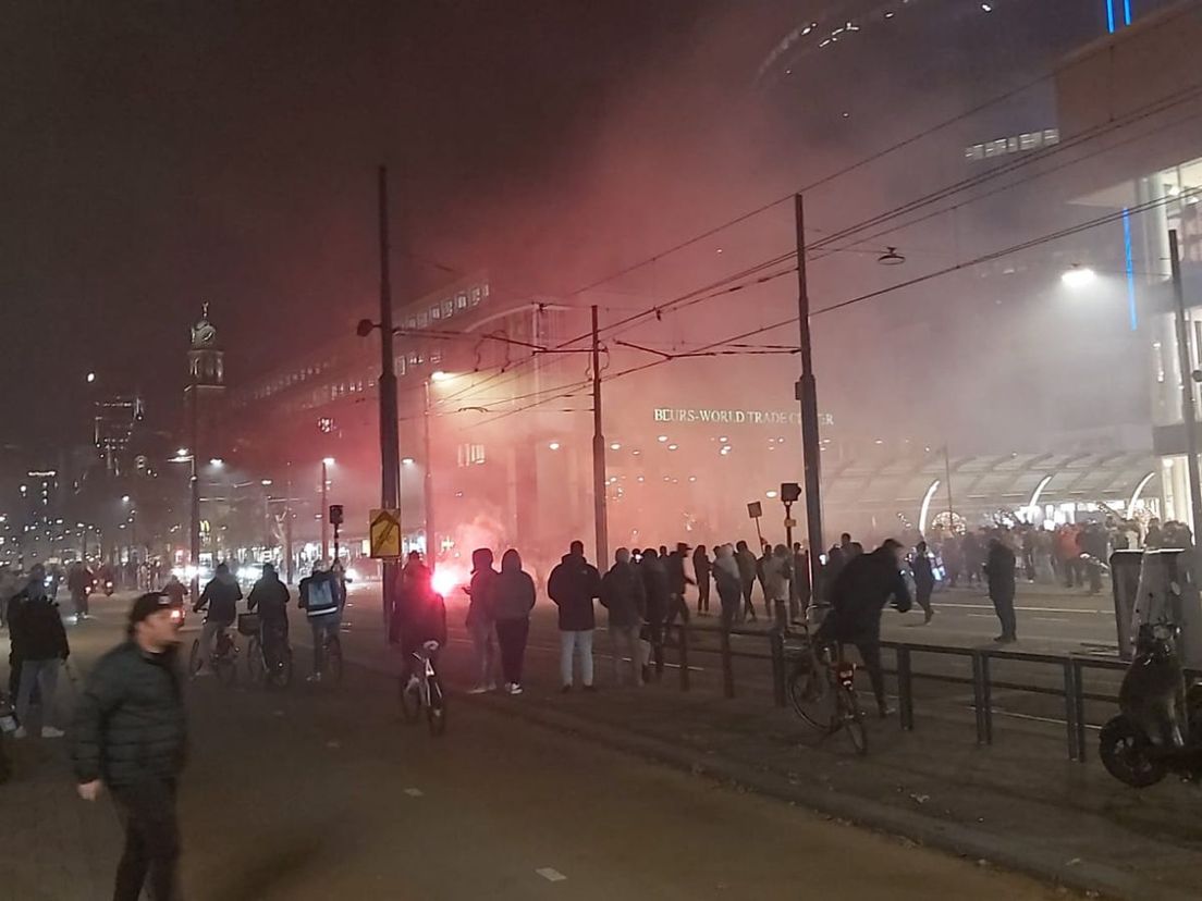 Demonstranten op de Coolsingel