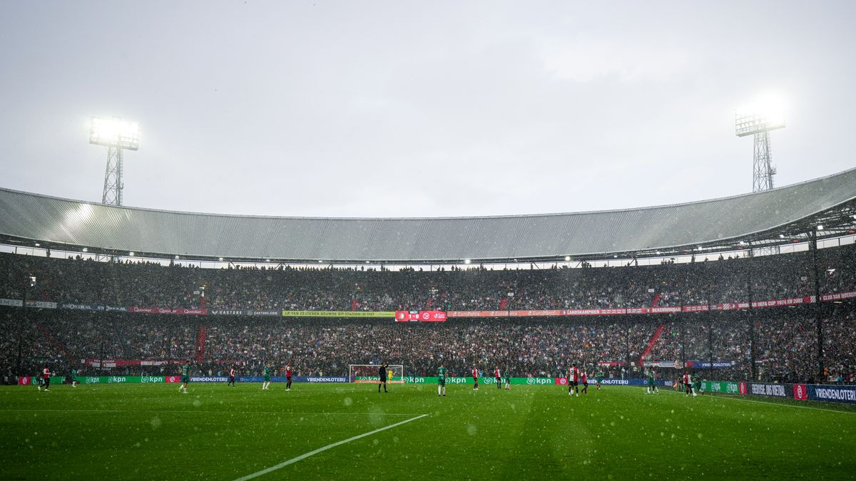 Hoe 50.000 mensen in De Kuip afhankelijk waren van het advies van