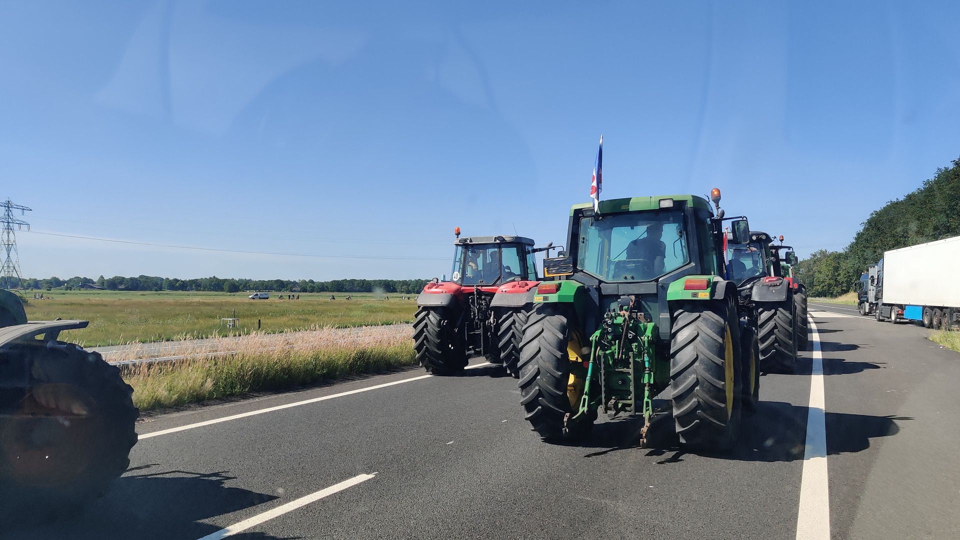 Trekkers op de A7