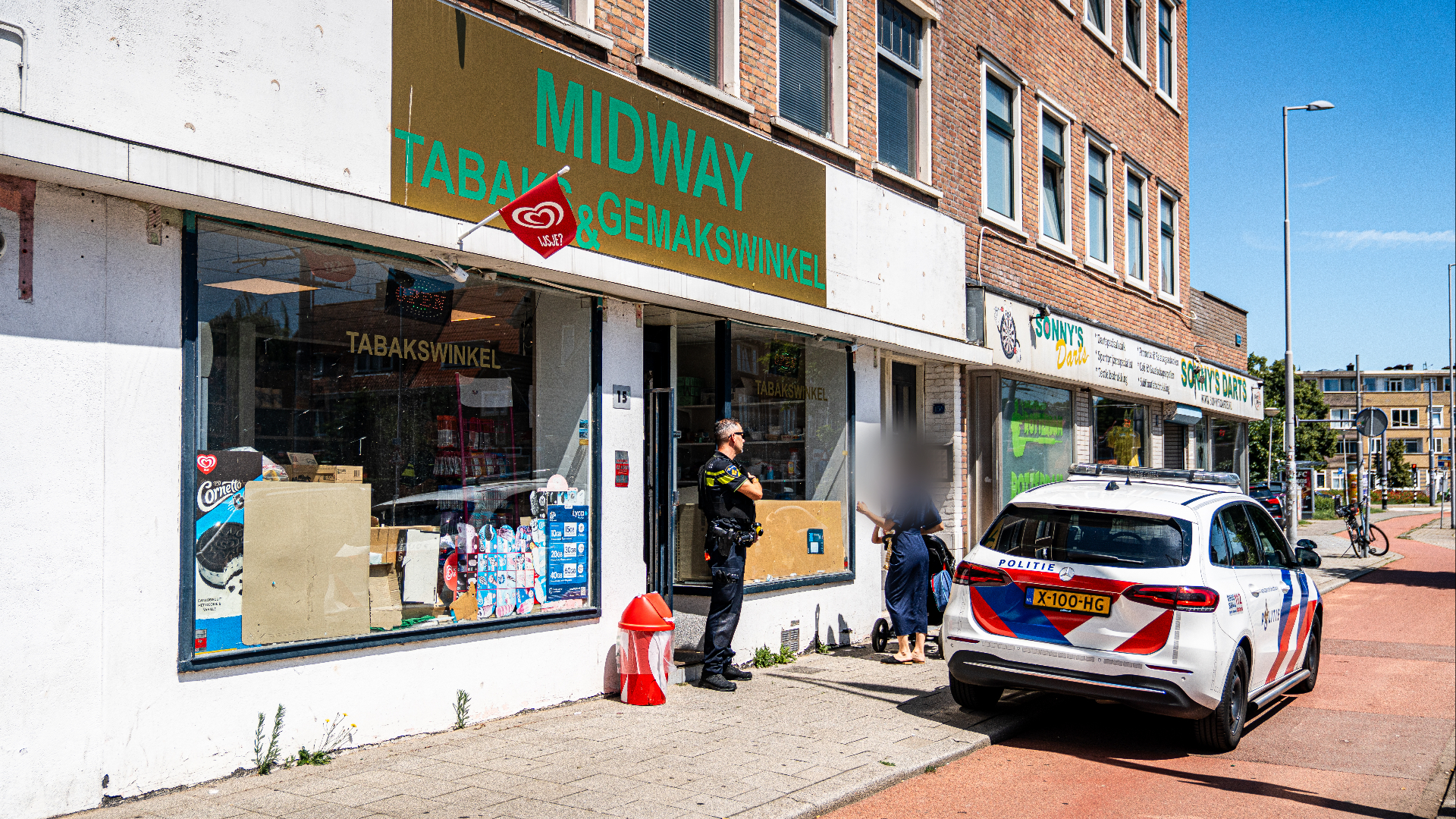 De politie doet onderzoek na de overval