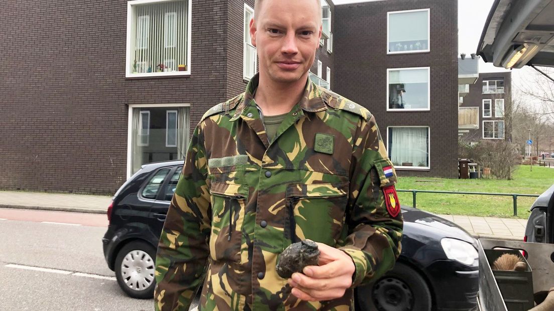Een handgranaat die in de Vecht in Utrecht werd gevonden, januari 2019.