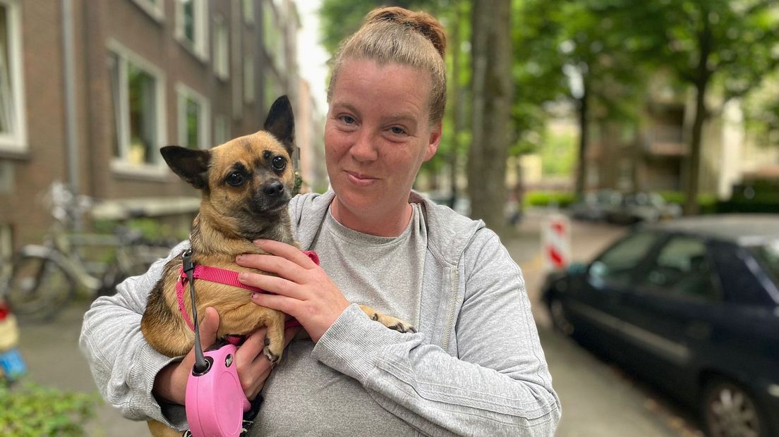 Petra met haar hondje Lola