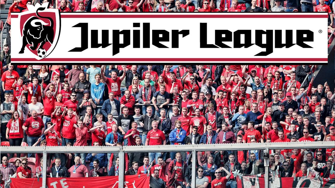 Supporters FC Twente met logo Jupiler League