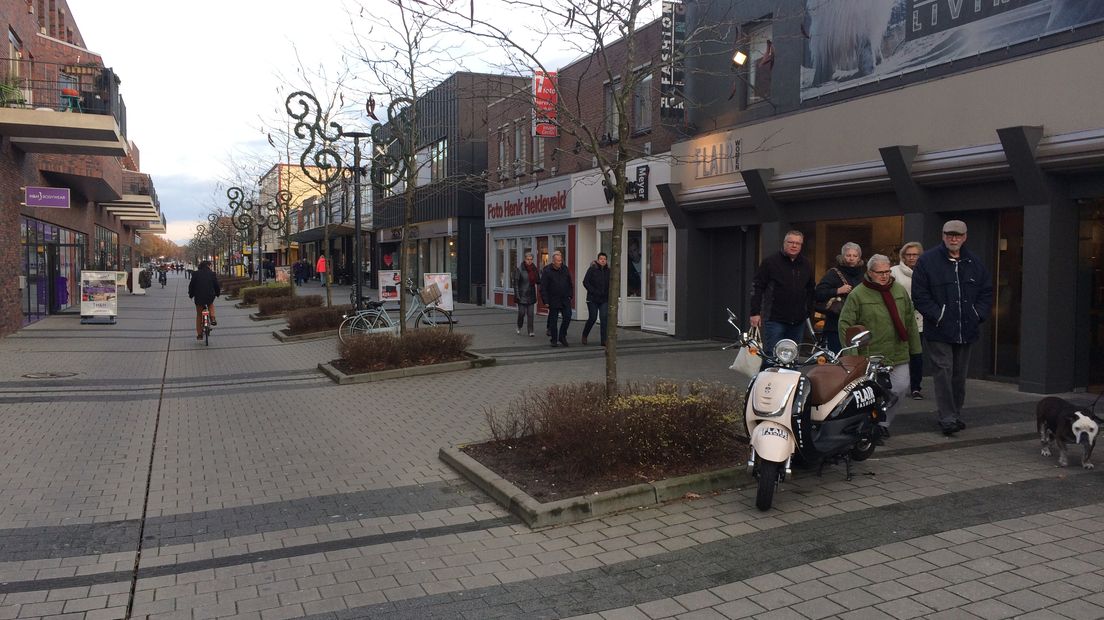 Winkelcentrum Klazienaveen, rechts het nieuwe Schip 2. (Rechten: Serge Vinkenvleugel / RTV Drenthe)