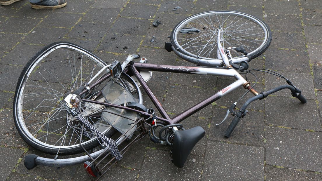 Fietsster gewond na aanrijding Prinses Beatrixlaan in Rijswijk.