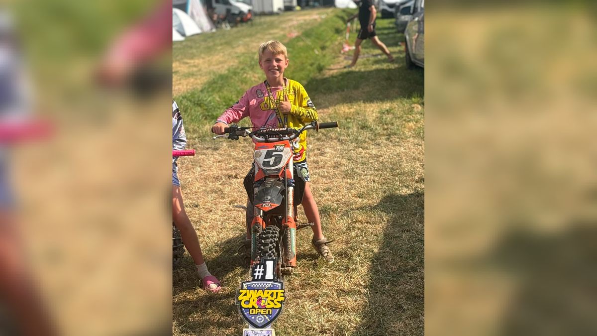 Iven (7) uit Klazienaveen bemachtigt eerste plek op de Zwarte Cross