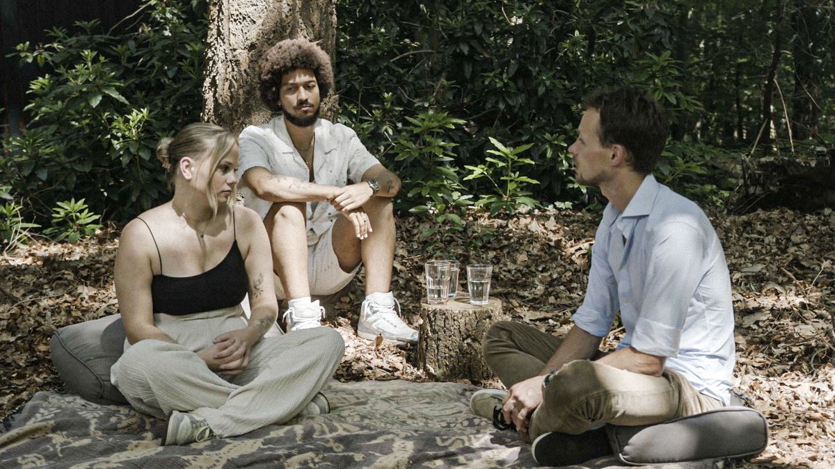 Sekte in Vroomshoop centraal in eerste aflevering tv-reeks van 'Ruinerwold-kind'